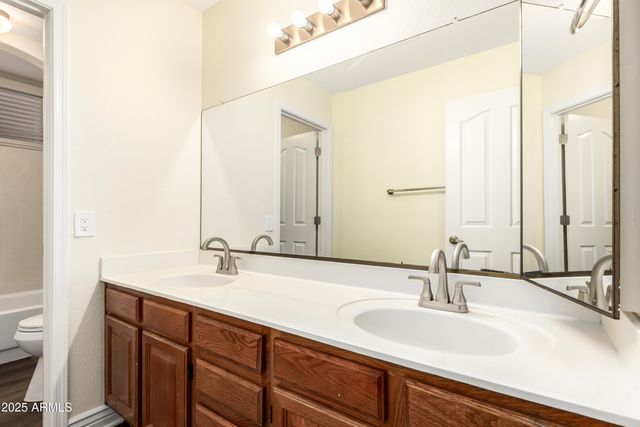 1517 W Islandia Drive, Gilbert, AZ 85233