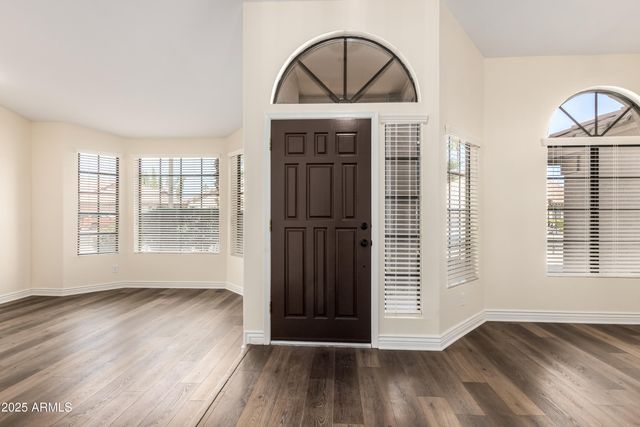 1517 W Islandia Drive, Gilbert, AZ 85233