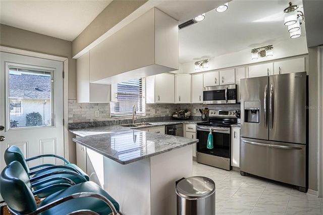 357 GROVE CIRCLE, Avon Park, FL 33825
