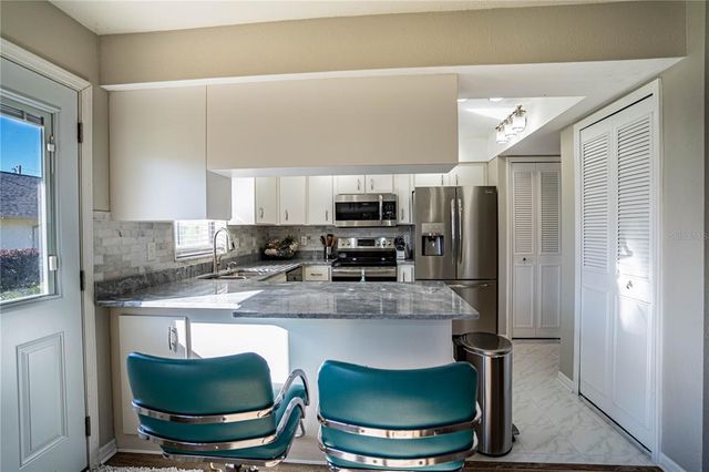 357 GROVE CIRCLE, Avon Park, FL 33825