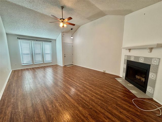 811 Midcreek Drive, Euless, TX 76039
