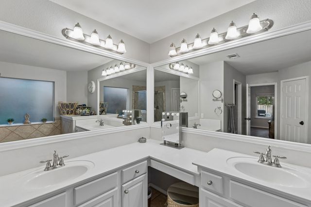 10404 Bear Creek Trail, Fort Worth, TX 76244