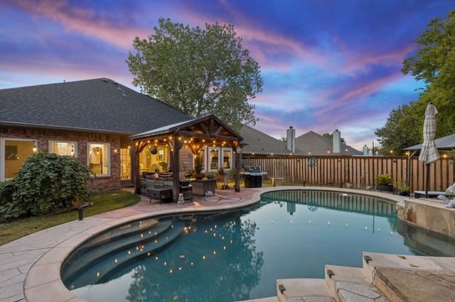 10404 Bear Creek Trail, Fort Worth, TX 76244