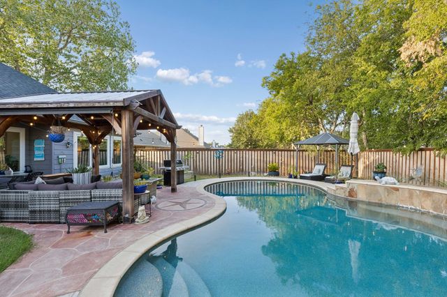 10404 Bear Creek Trail, Fort Worth, TX 76244