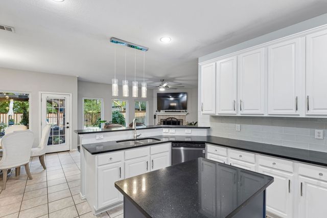 10404 Bear Creek Trail, Fort Worth, TX 76244