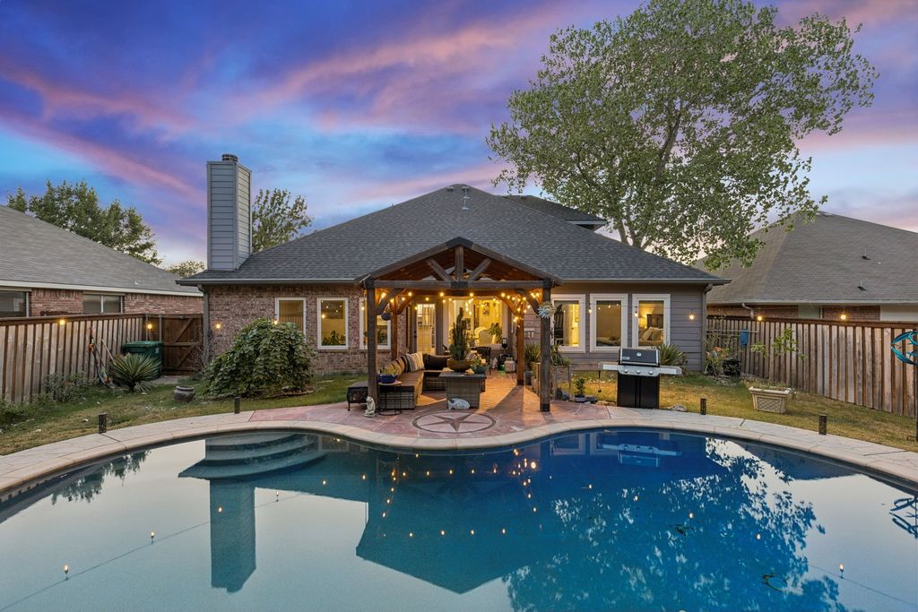 10404 Bear Creek Trail, Fort Worth, TX 76244 — exterior