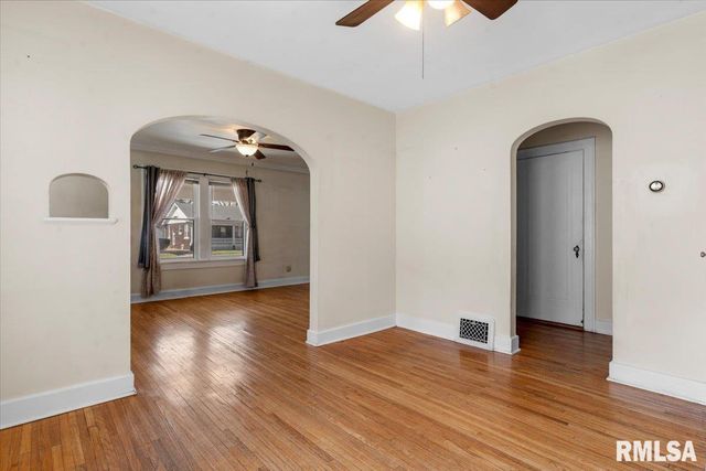 2340 S 7TH Street, Springfield, IL 62703