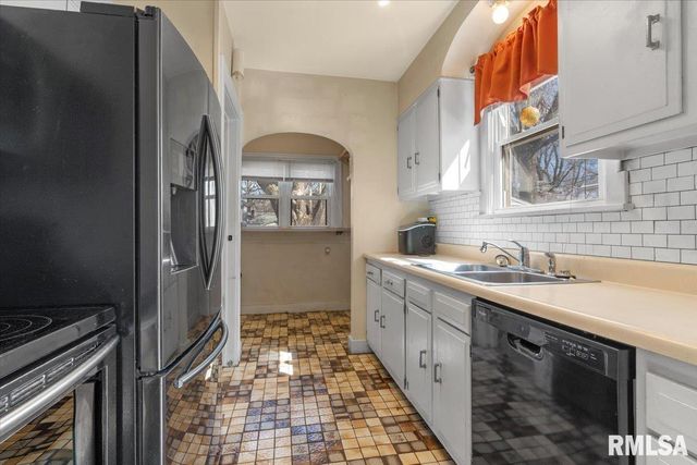 2340 S 7TH Street, Springfield, IL 62703