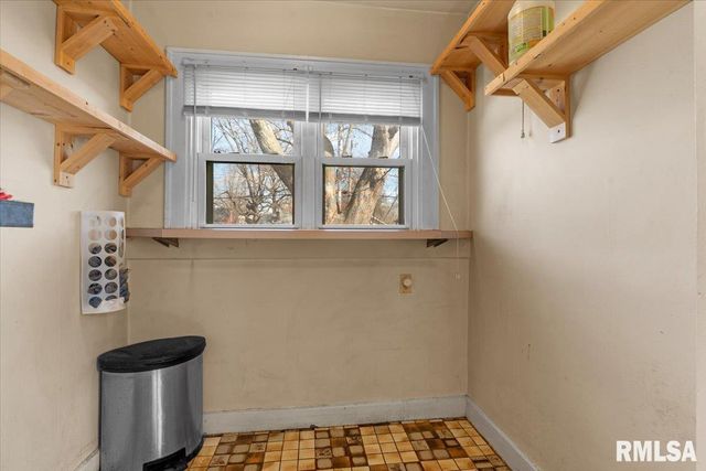 2340 S 7TH Street, Springfield, IL 62703