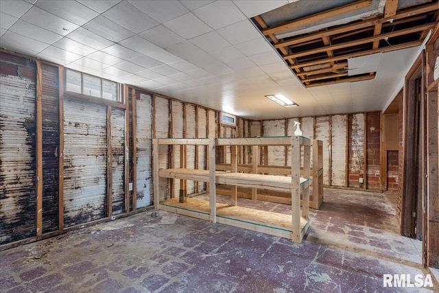 2340 S 7TH Street, Springfield, IL 62703