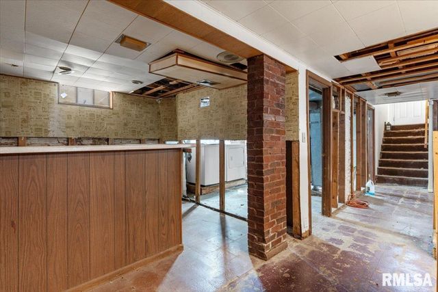 2340 S 7TH Street, Springfield, IL 62703