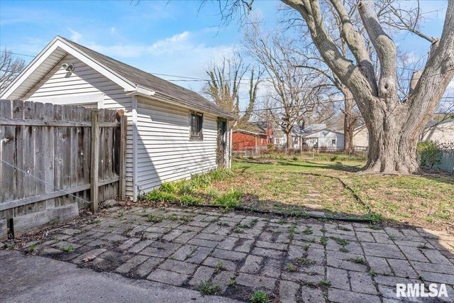 2340 S 7TH Street, Springfield, IL 62703