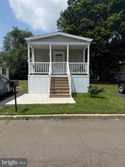 7014 HUBER DR, Morrisville, PA 19067