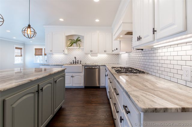 1745 S Gary Place, Tulsa, OK 74104