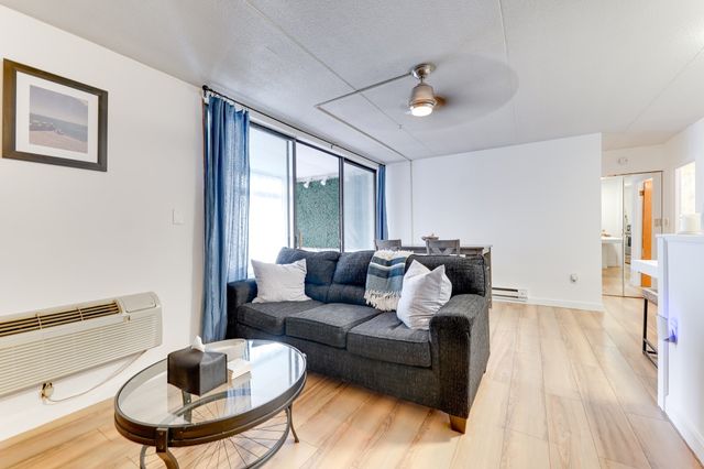 17 Skyline Drive 4, Braintree, MA 02184