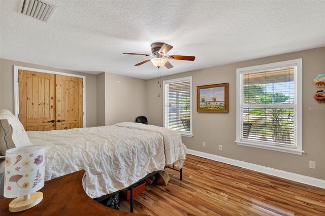 5713 LAKE STREET, Mount Dora, FL 32757