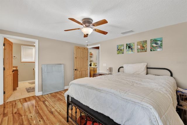 5713 LAKE STREET, Mount Dora, FL 32757