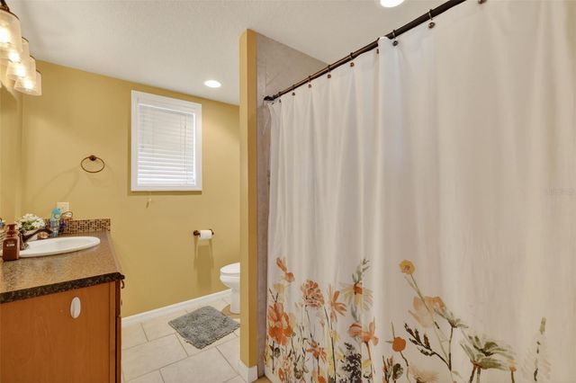 5713 LAKE STREET, Mount Dora, FL 32757