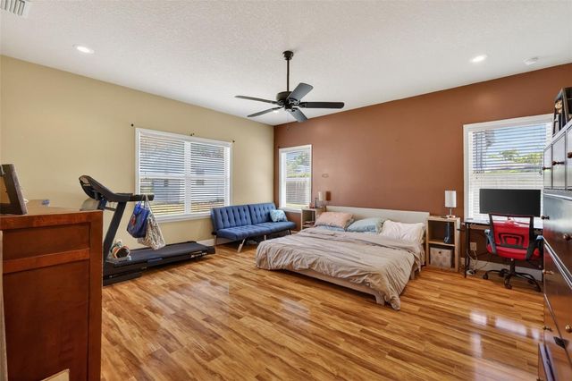 5713 LAKE STREET, Mount Dora, FL 32757