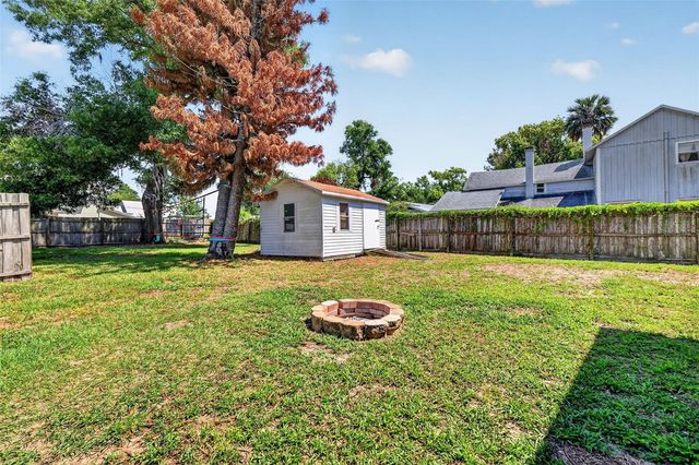 5713 LAKE STREET, Mount Dora, FL 32757