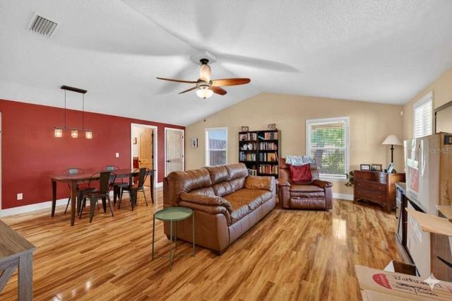 5713 LAKE STREET, Mount Dora, FL 32757