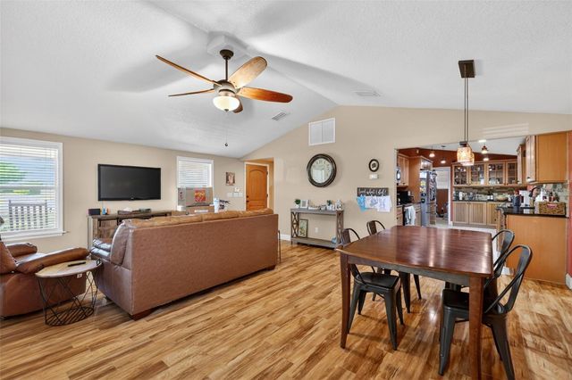 5713 LAKE STREET, Mount Dora, FL 32757