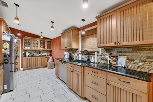 5713 LAKE STREET, Mount Dora, FL 32757