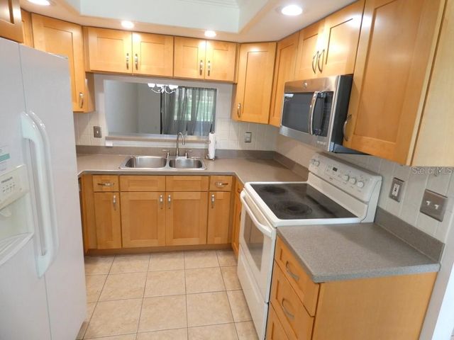 2211 EISENHOWER DRIVE 106, Dunedin, FL 34698