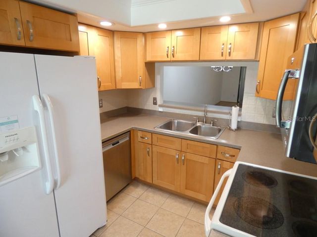 2211 EISENHOWER DRIVE 106, Dunedin, FL 34698