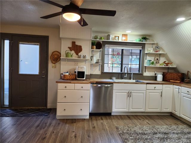234 Vista Dr, Sandia, TX 78383