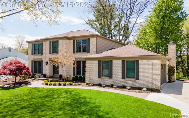 1123 Hickory Hill Drive, Rochester Hills, MI 48309