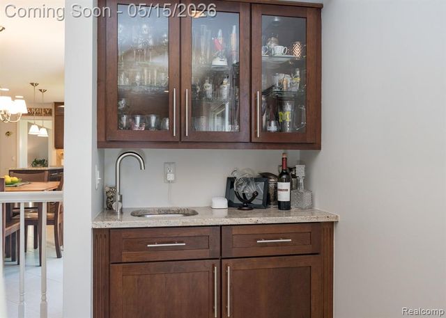 1123 Hickory Hill Drive, Rochester Hills, MI 48309