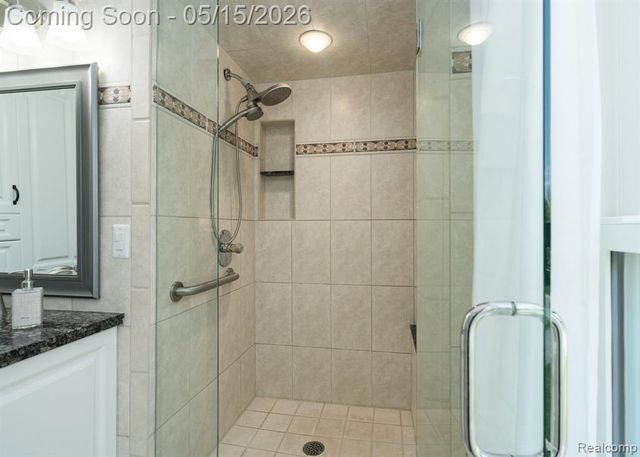 1123 Hickory Hill Drive, Rochester Hills, MI 48309