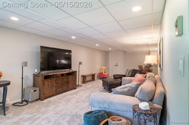 1123 Hickory Hill Drive, Rochester Hills, MI 48309