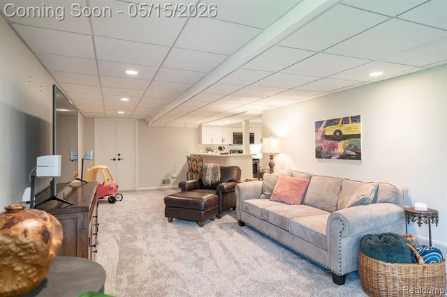 1123 Hickory Hill Drive, Rochester Hills, MI 48309