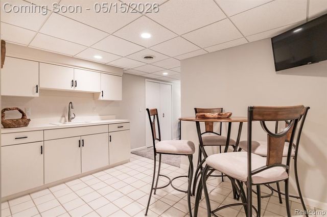 1123 Hickory Hill Drive, Rochester Hills, MI 48309