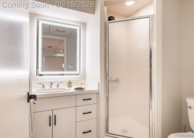 1123 Hickory Hill Drive, Rochester Hills, MI 48309