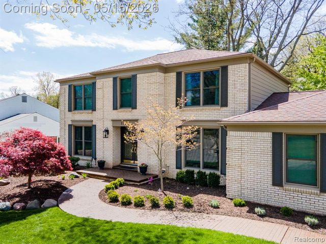 1123 Hickory Hill Drive, Rochester Hills, MI 48309
