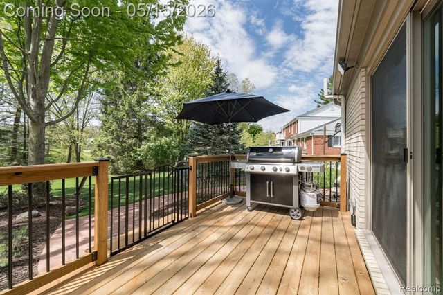 1123 Hickory Hill Drive, Rochester Hills, MI 48309