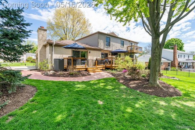 1123 Hickory Hill Drive, Rochester Hills, MI 48309