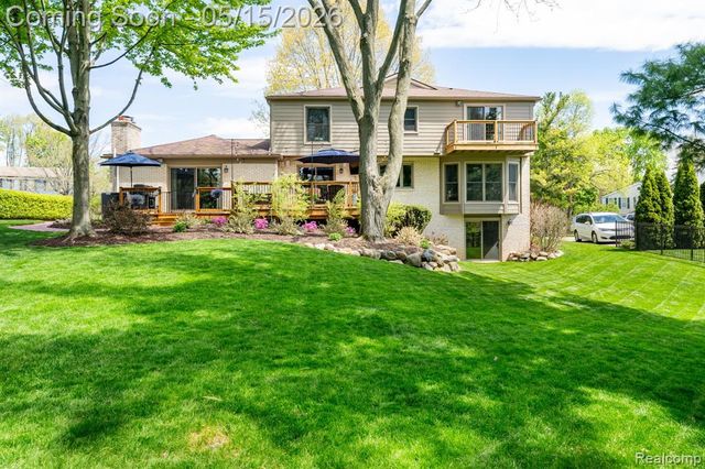 1123 Hickory Hill Drive, Rochester Hills, MI 48309