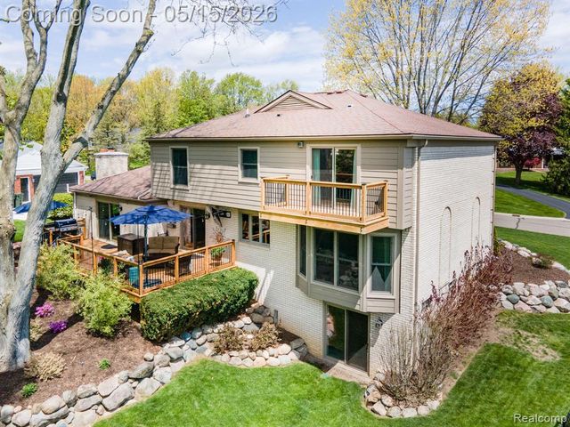 1123 Hickory Hill Drive, Rochester Hills, MI 48309