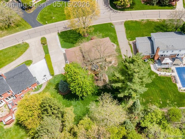 1123 Hickory Hill Drive, Rochester Hills, MI 48309