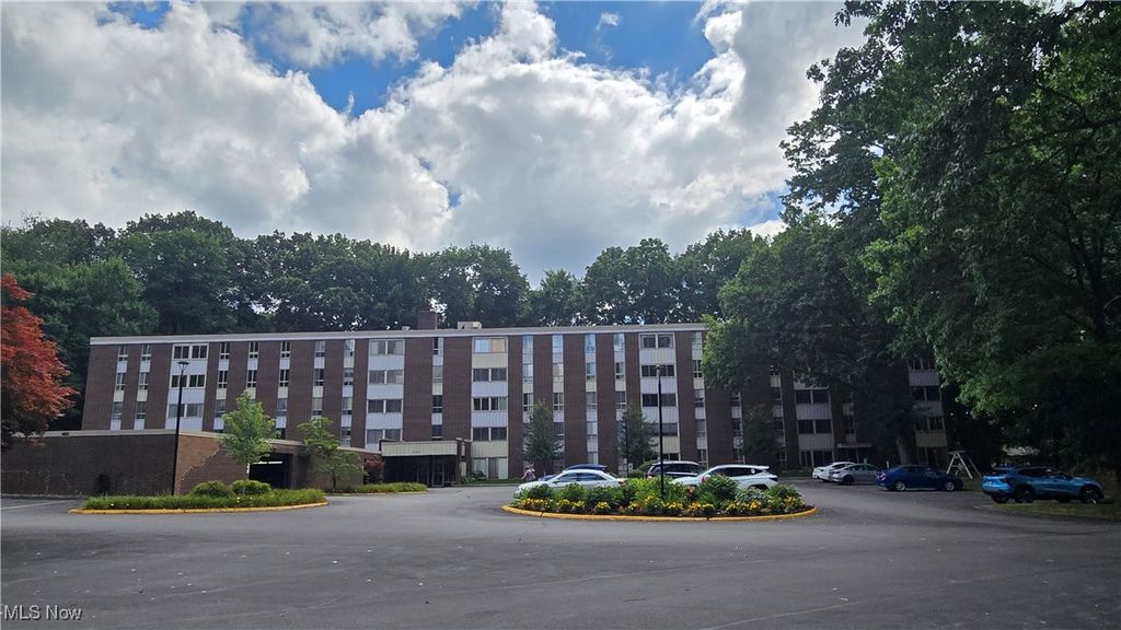 3068 Kent Road 210C, Stow, OH 44224