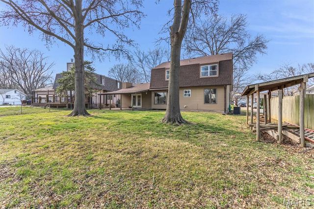 19 River Boat Drive, St Peters, MO 63376