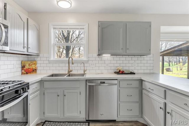 19 River Boat Drive, St Peters, MO 63376