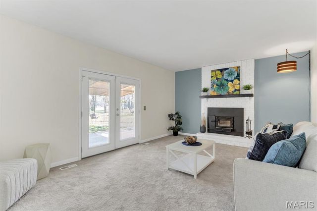 19 River Boat Drive, St Peters, MO 63376