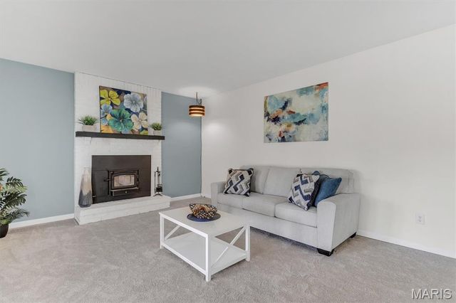 19 River Boat Drive, St Peters, MO 63376