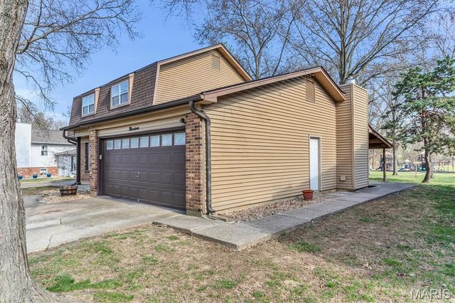 19 River Boat Drive, St Peters, MO 63376