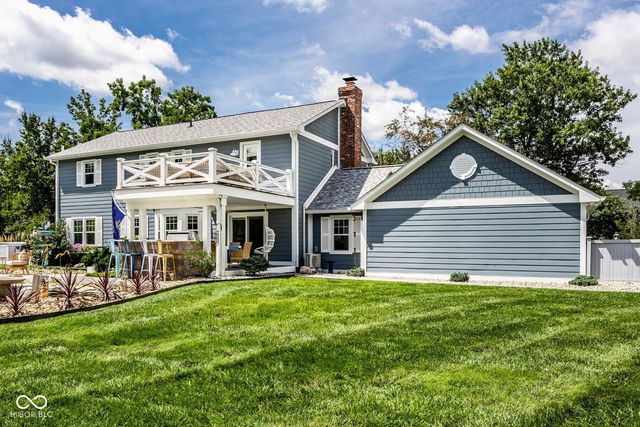 215 Sherwood Court, Zionsville, IN 46077
